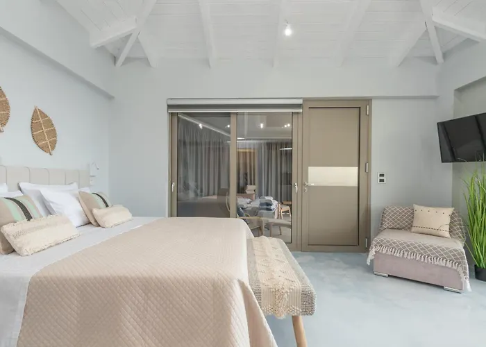 Cavo- With Private Sea Access