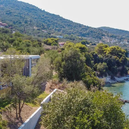Beach Villa Cavo- With Sea Access * Marathiás