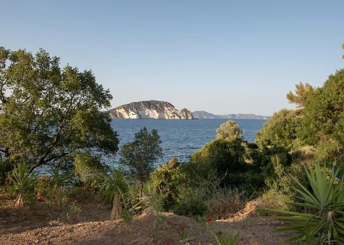 Cavo- With Private Sea Access Marathiás