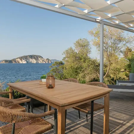 Cavo- With Private Sea Access Vilă