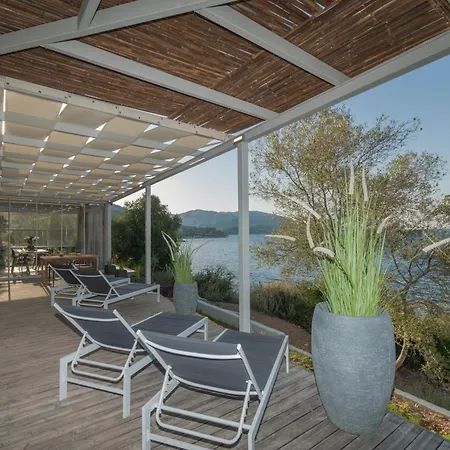 Cavo- With Private Sea Access Vilă