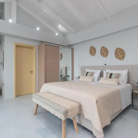 Cavo- With Private Sea Access *