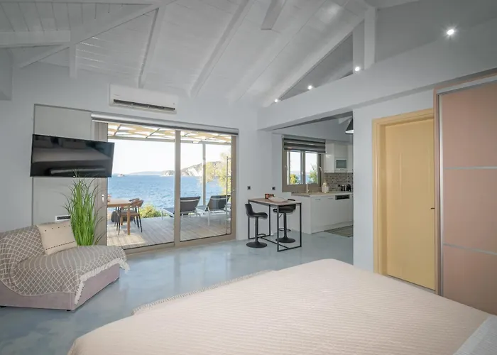 Cavo- With Private Sea Access Villa Marathiás